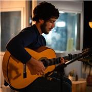 Músico y docente profesional. Más de diez años de experiencia en clases particulares y online, individuales y colectivas.